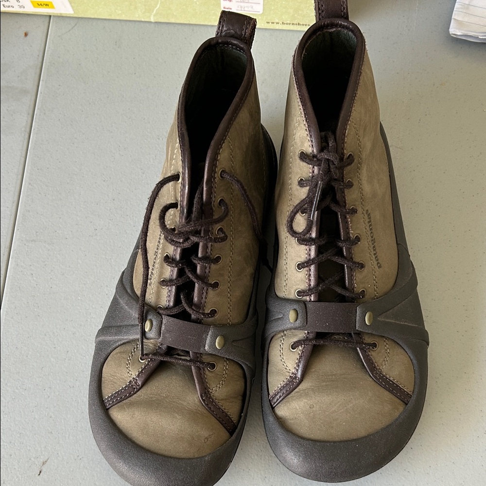Patagonia Rum and Cola sz 8.5 Boots